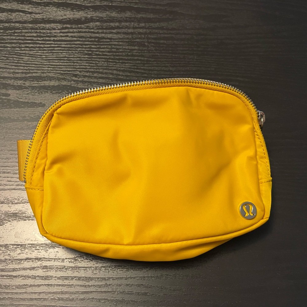 Lululemon Everywhere Belt Bag 1L, Honey Yellow